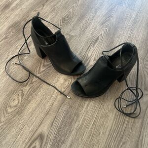 Black Women's Heeled Sandals